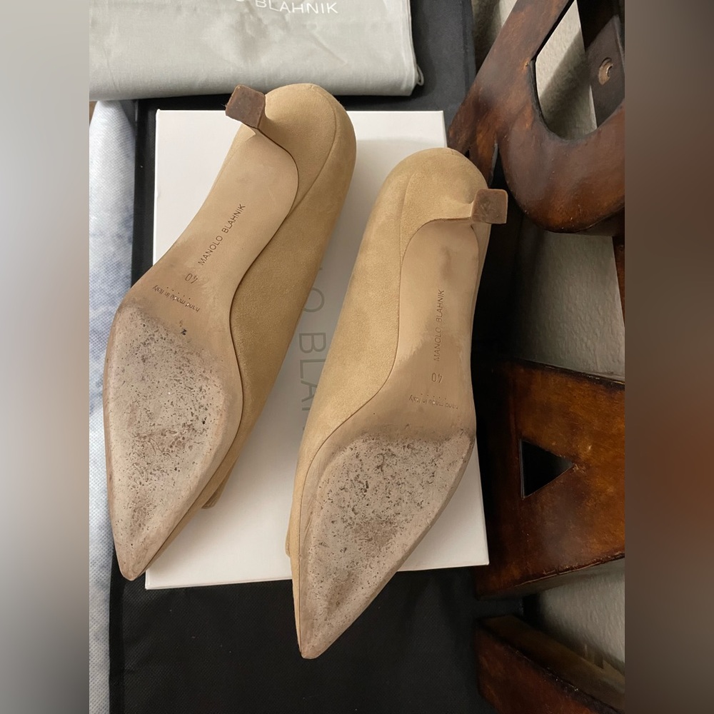 🔥Great Used Condition Manolo Blahnik 40(9)heels comes with box,dustbags,card - Picture 13 of 14